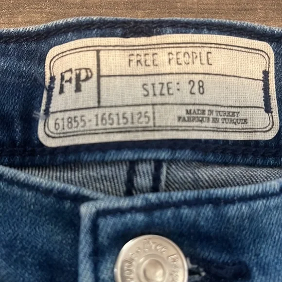 BNWT FREE PEOPLE Women's JEANS SIZE 28 - Picture 3 of 7